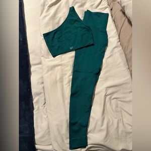 SET Active Matching set in Teal